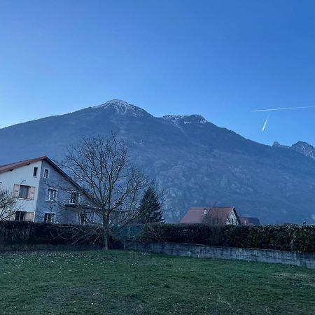 Au Pied De La Vallee Saint-Etienne-de-Cuines Kültér fotó